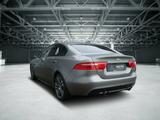 Jaguar XE S Automatik S - silberne Jaguar XE