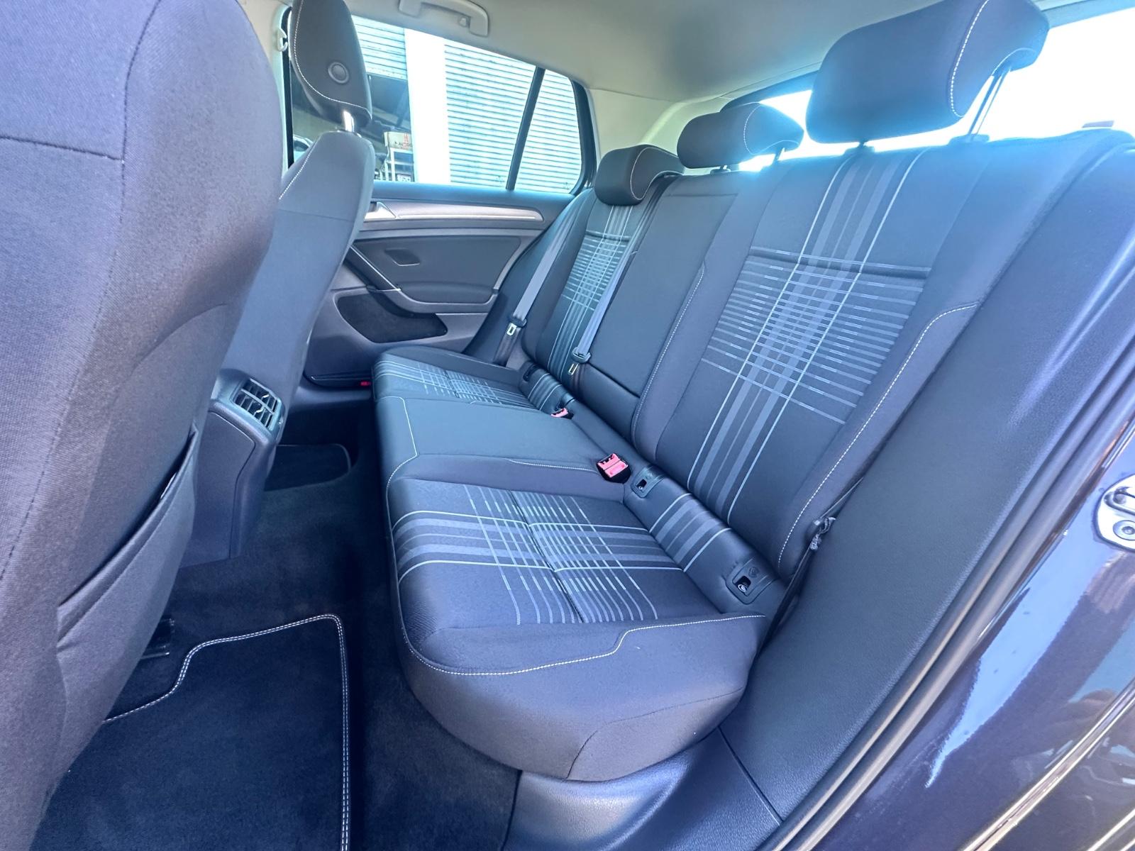 Volkswagen Golf VII Lim. Lounge BMT