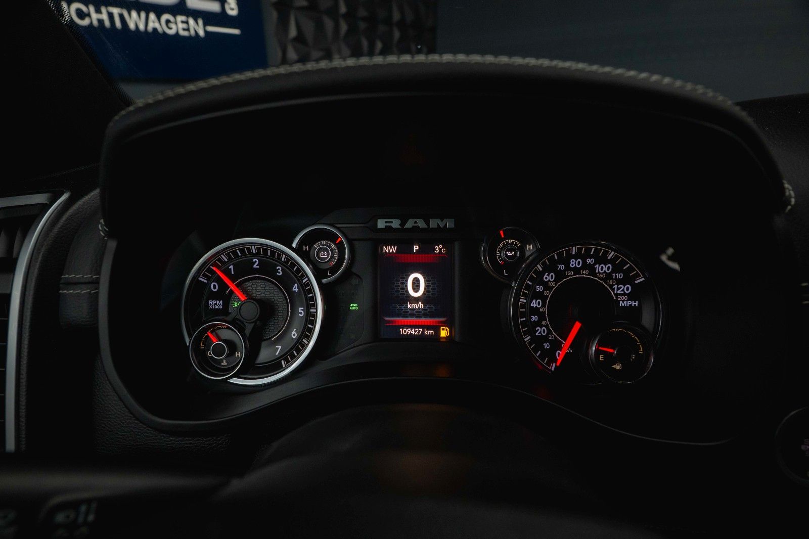 Fahrzeugabbildung Dodge RAM 5.7 V8 HEMI 4x4 OFFROAD NightPaket AXLE LOCK