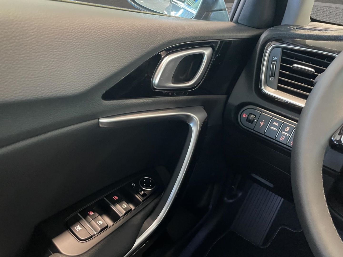 Fahrzeugabbildung Kia XCeed Spirit 1.5 totWinkelASS SpurhalteASS DAB