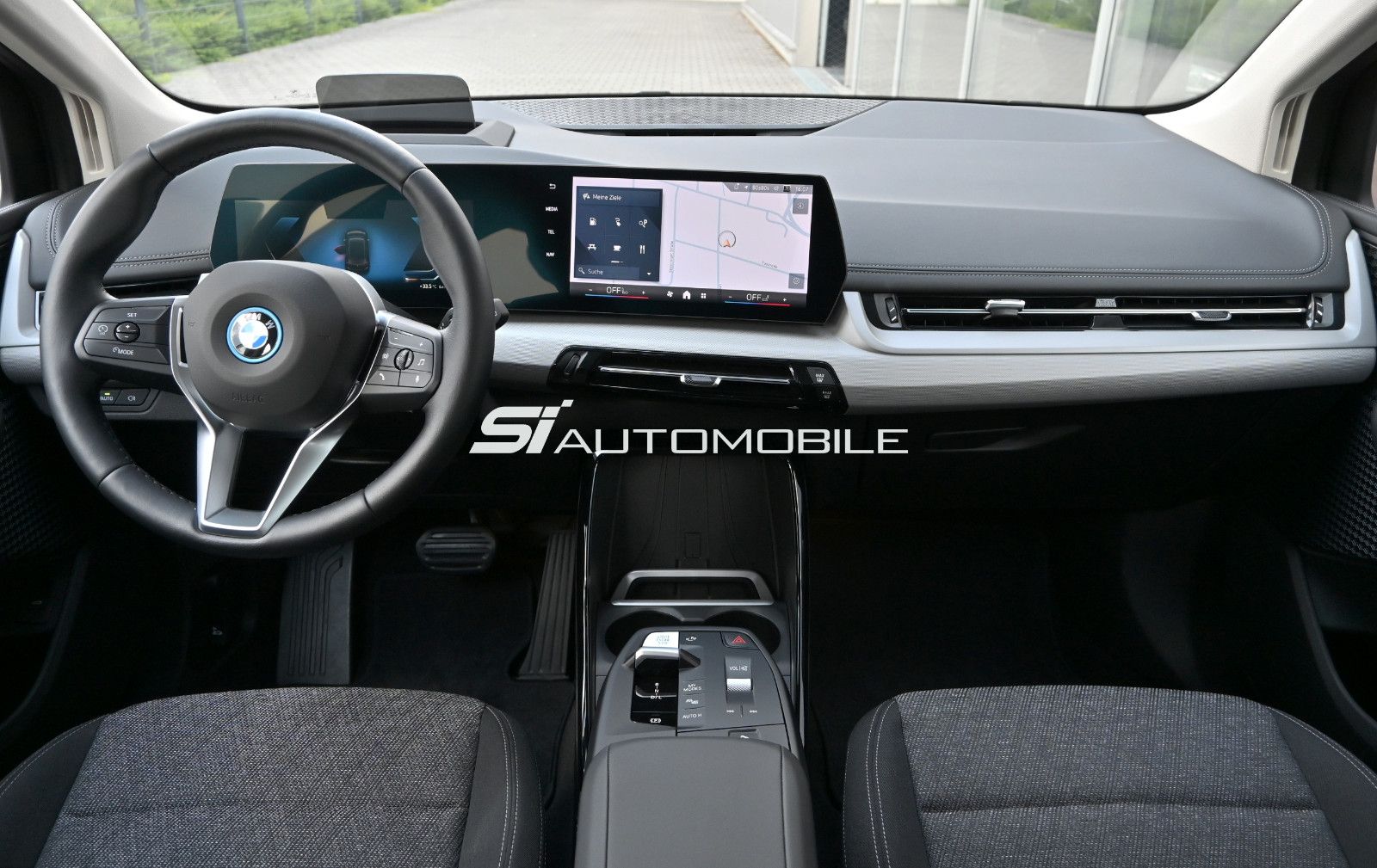 Fahrzeugabbildung BMW 230e xDr. Active Tourer °AHK°HUD°8-FACH ALU°360°