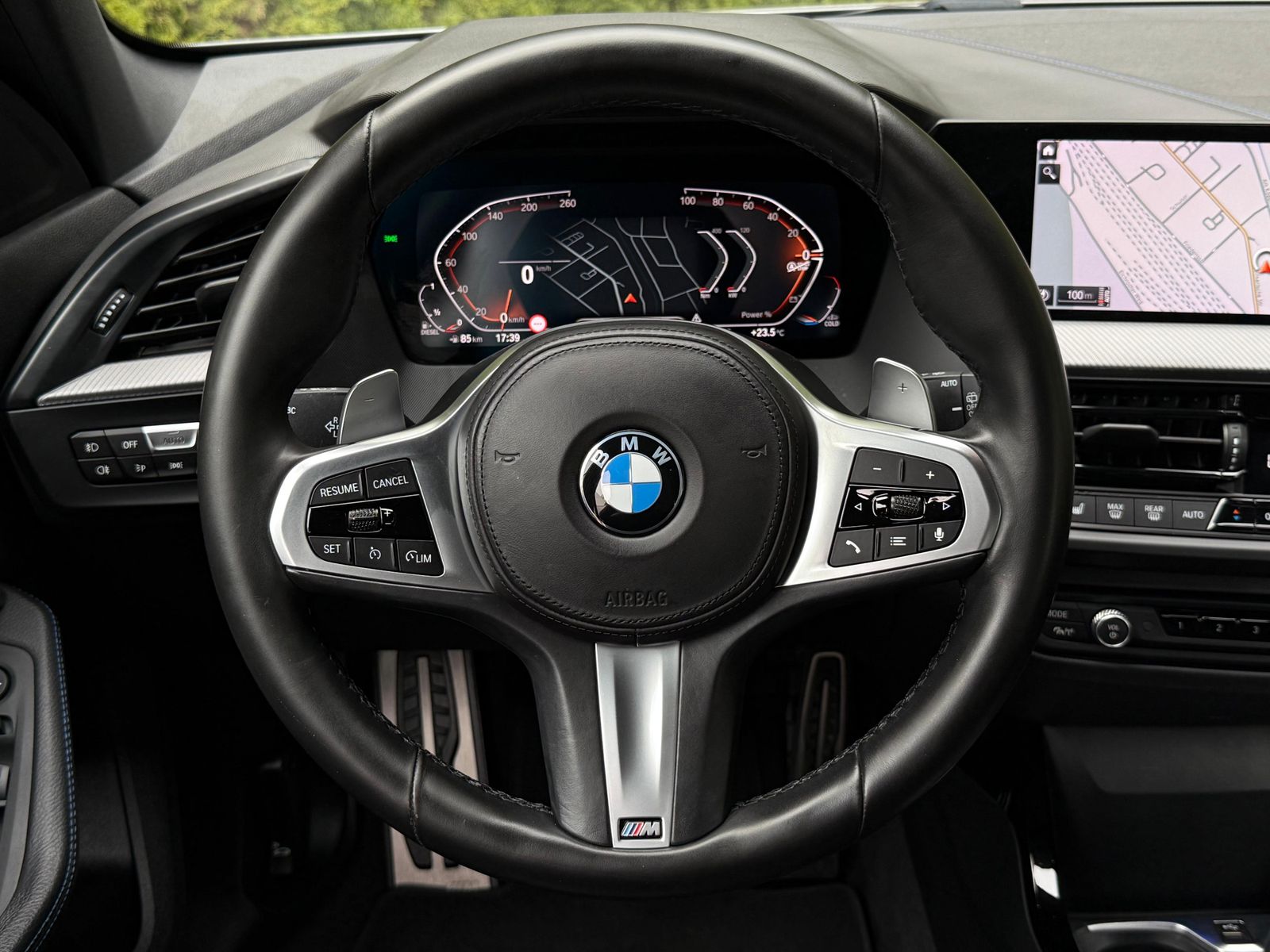 Fahrzeugabbildung BMW 118  d Aut. M Sport LED+NAVI+SHZ+AHK+AMBI+CARPL+