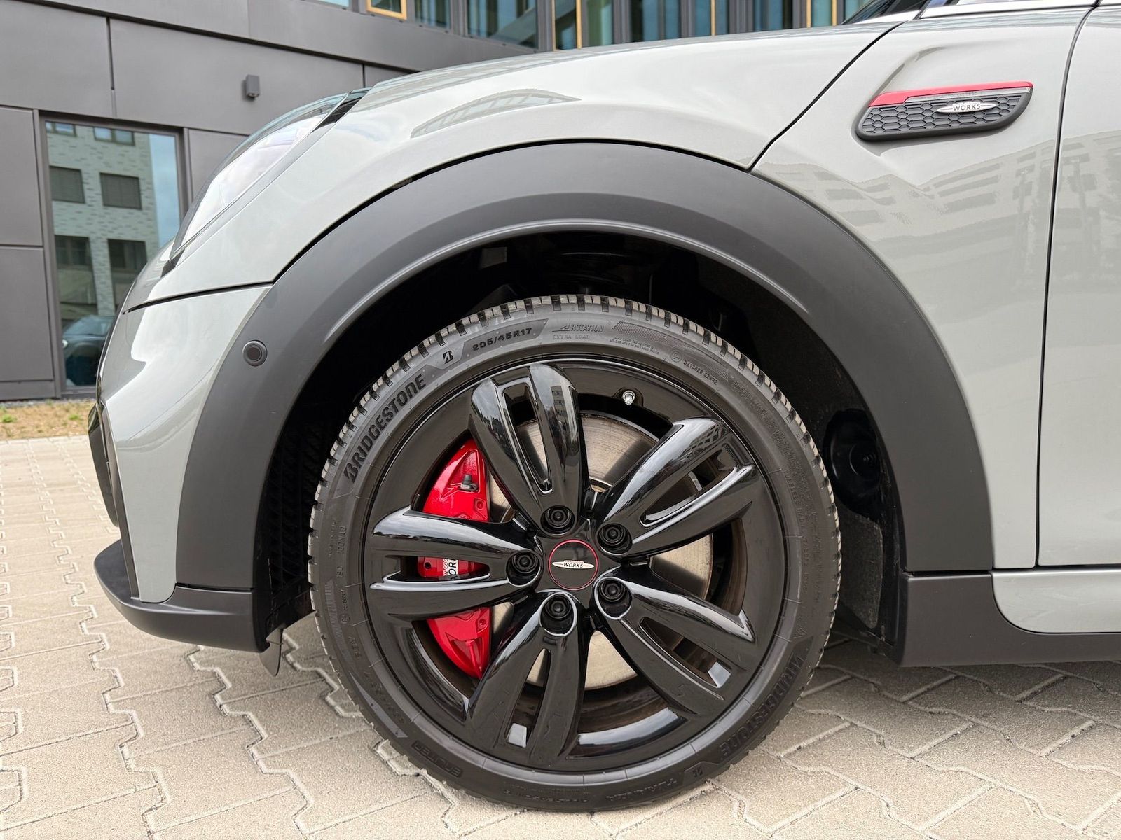 Fahrzeugabbildung MINI John Cooper Works Cabrio NAVI|KAMERA|ESS.-TRIM