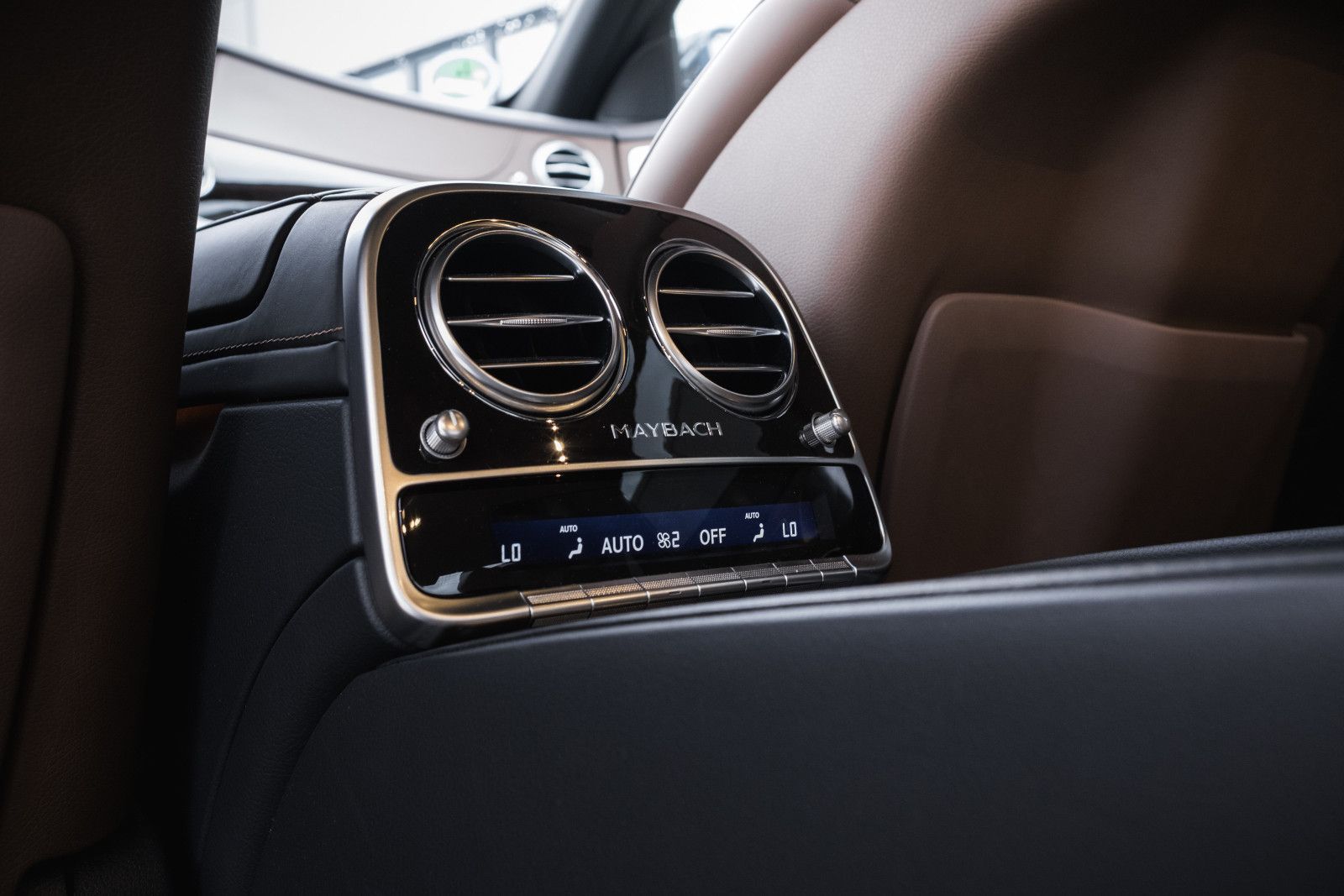 Fahrzeugabbildung Mercedes-Benz S 560 S  Maybach 4Matic-Park-Paket-Burmester