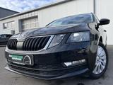 Skoda Octavia Combi 1.6 TDI 87€ m.20% Anz. PDC Navi SH - Skoda Octavia: Allradantrieb, 1.8