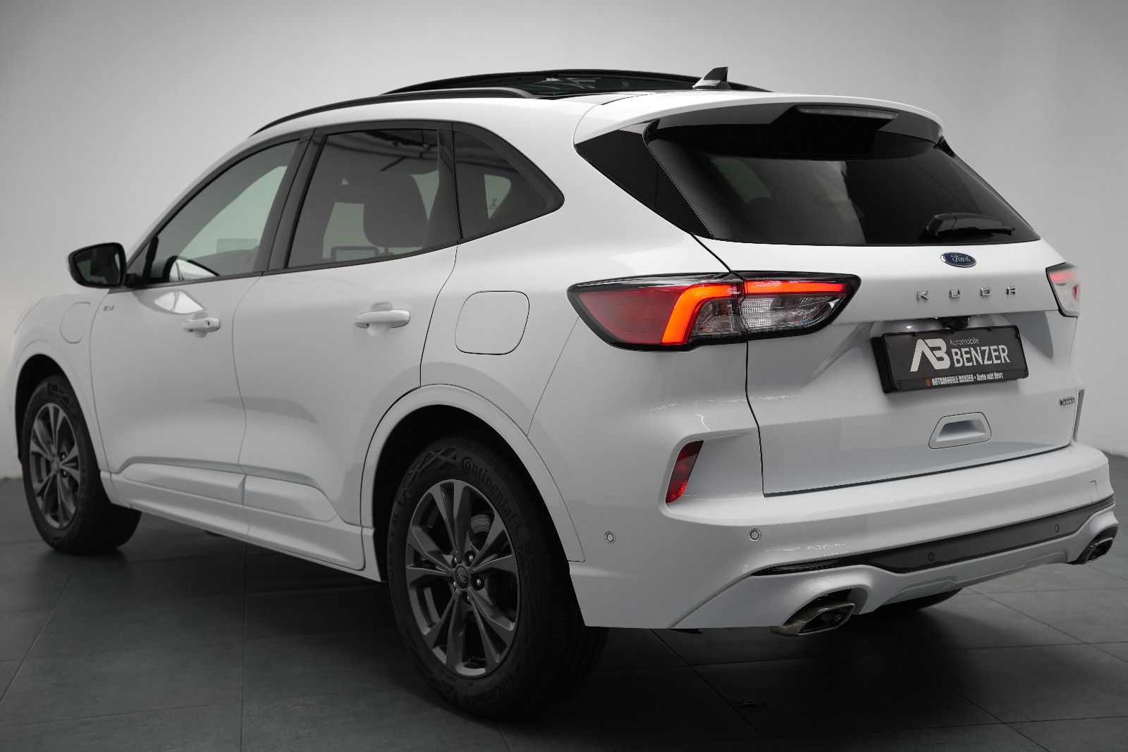 Fahrzeugabbildung Ford Kuga *ST-Line X*Panorama*HUD*Kamera*PlugInHybrid
