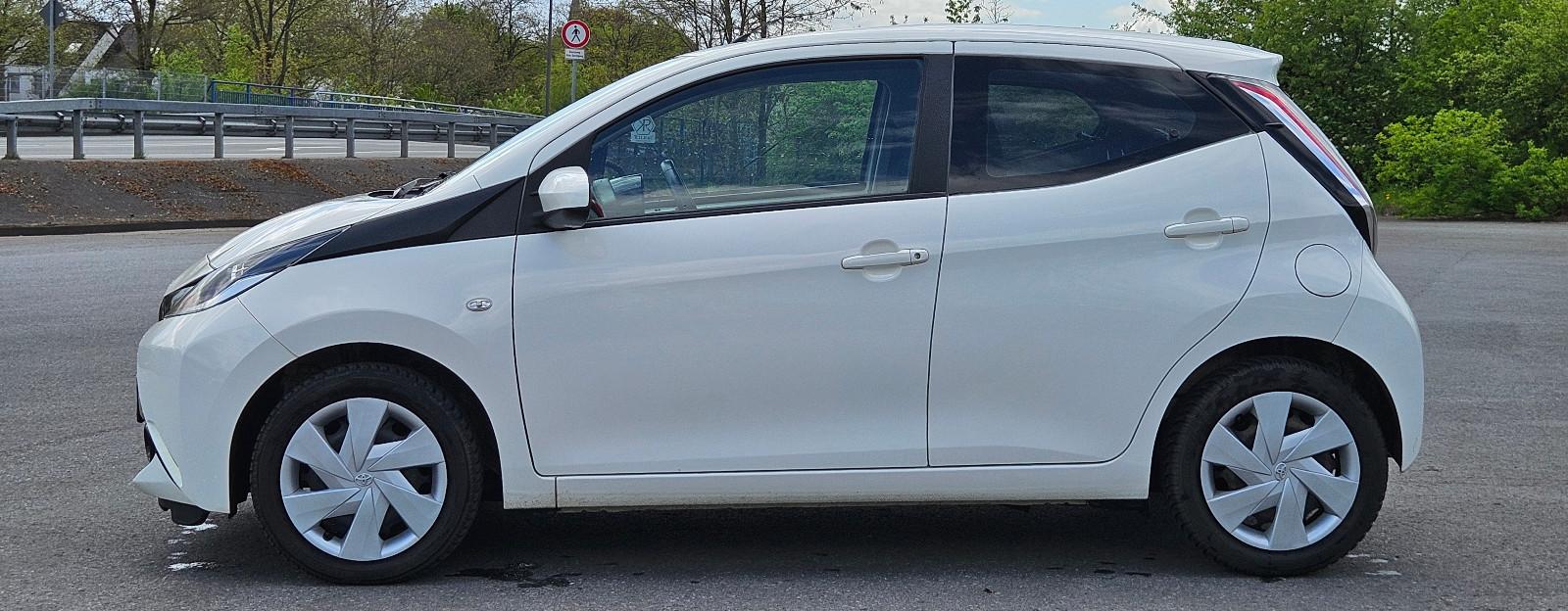 Toyota Aygo Edition Automatik Touch Navi Schaltwippen