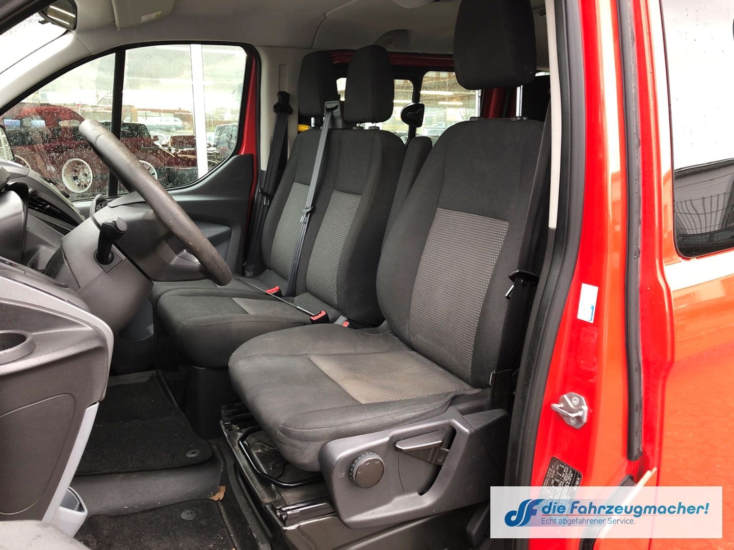 Fahrzeugabbildung Ford Transit Custom Kombi 300 L1 2.2 TDCi*1667