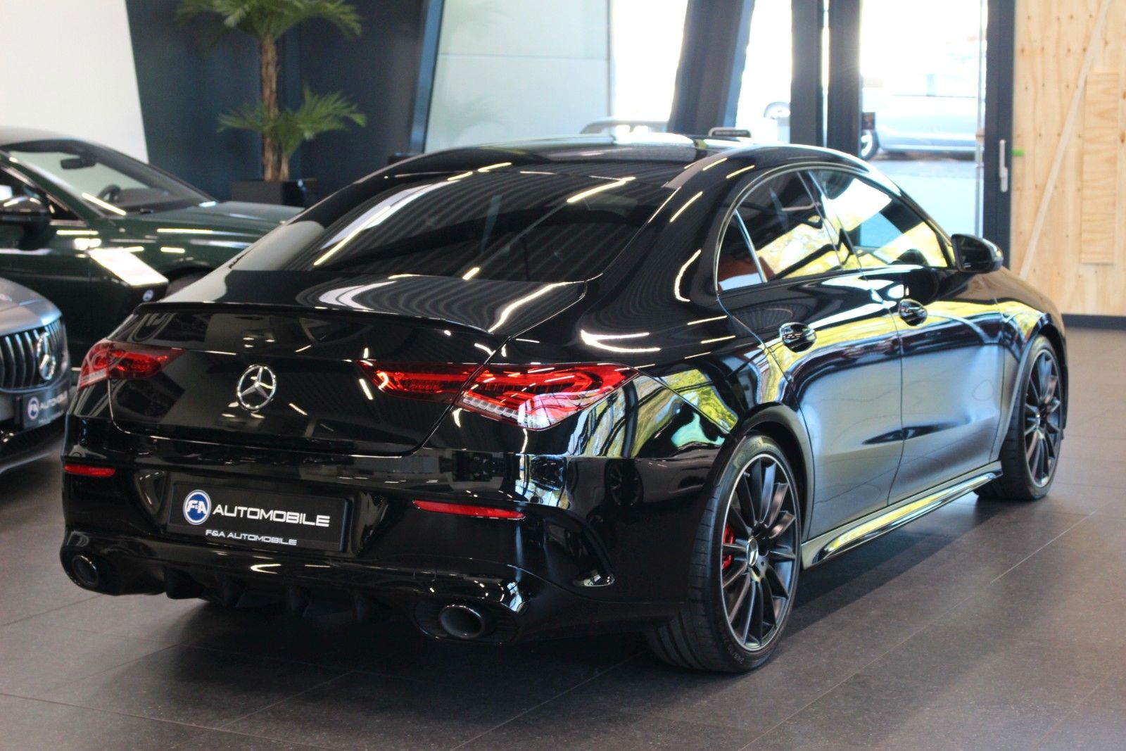 Fahrzeugabbildung Mercedes-Benz CLA 35 AMG 4Matic 1. Hand*Pano*Ambiente*MWST