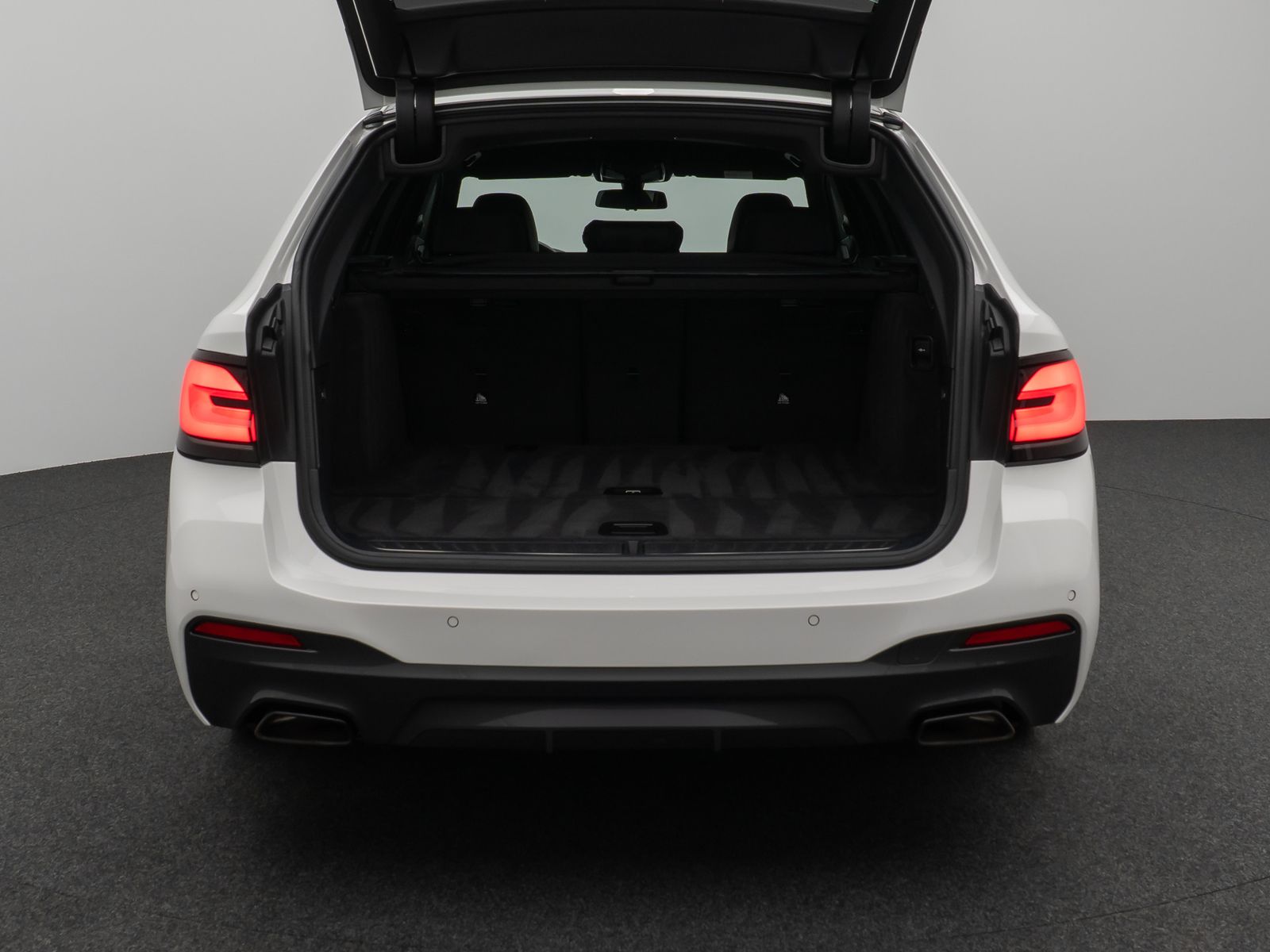 Fahrzeugabbildung BMW 530d M Sport Kamera HUD DAB H/K Komfort Alarm