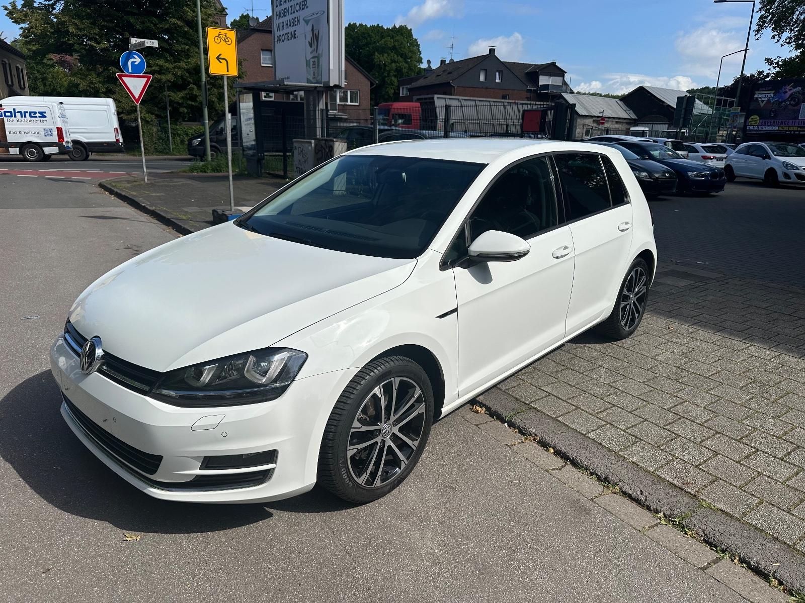 Volkswagen Golf VII Lim. Lounge BMT