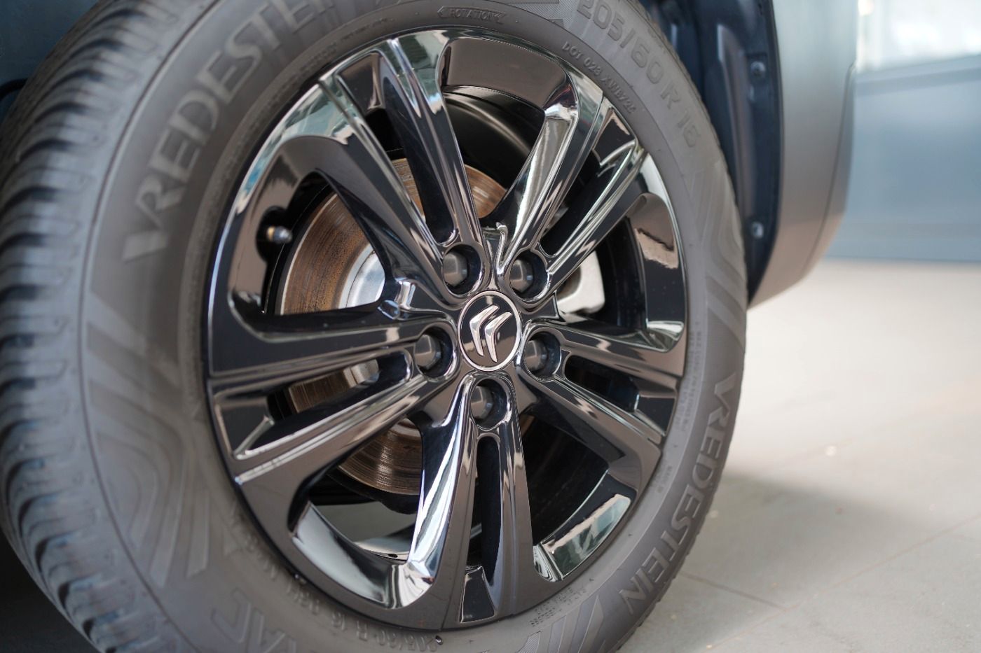 Fahrzeugabbildung Citroën Berlingo M PureTech 130 EAT8 Shine Automatik DAB