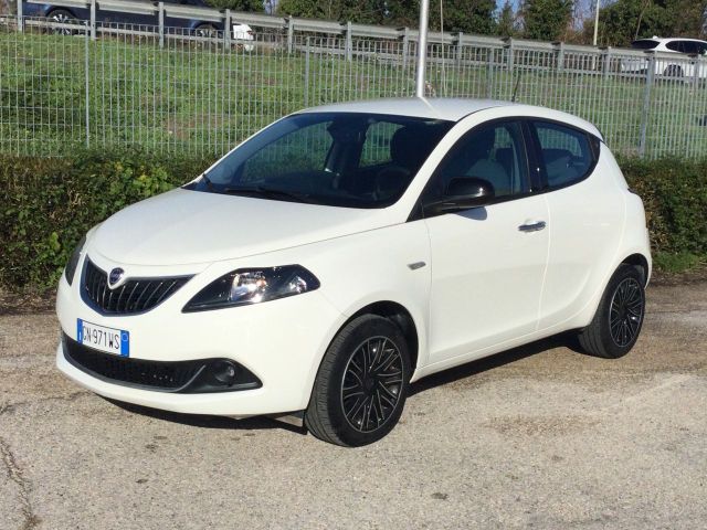 Jiný Lancia Ypsilon 1.0 FireFly S&S Hybryd Gold 5post