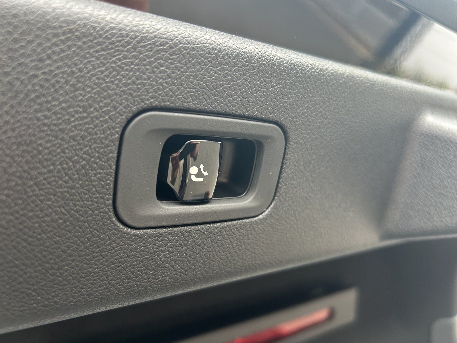 Fahrzeugabbildung Mercedes-Benz CLA 220 AMG MBUX Multibeam Pano 360° Burm AHK