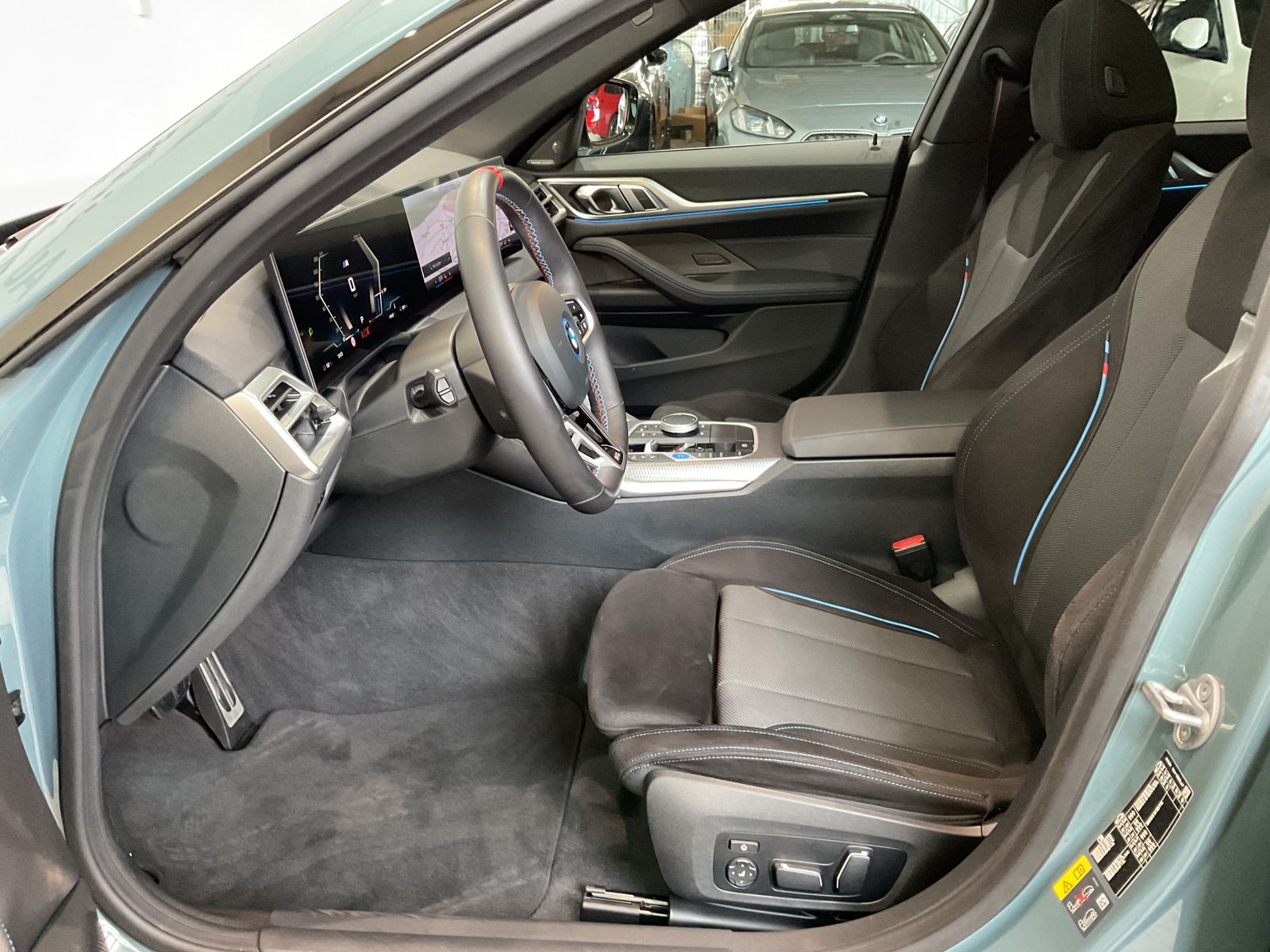 Fahrzeugabbildung BMW i4 M50 M Sportpaket pro | 19" LMR | Harman Kardo