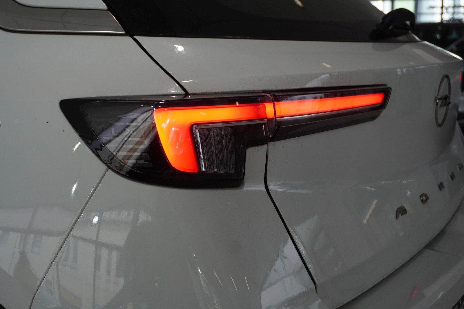 Fahrzeugabbildung Opel Mokka-e EDITION 1-PHASIG LED/KAMERA/SHZ/VIRT/DAB