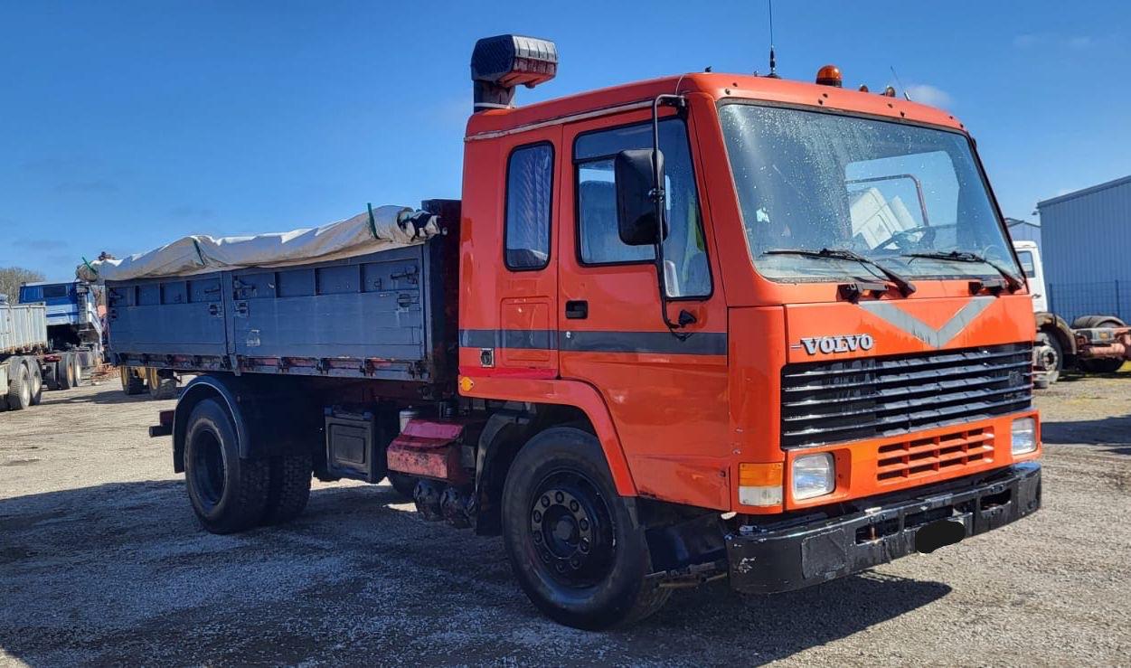 Volvo FL10 4x2 tipper full steel manual 6 tires