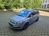 Opel Biete Opel Zafira B - Opel Zafira aus 2005 mit Diesel-Antrieb