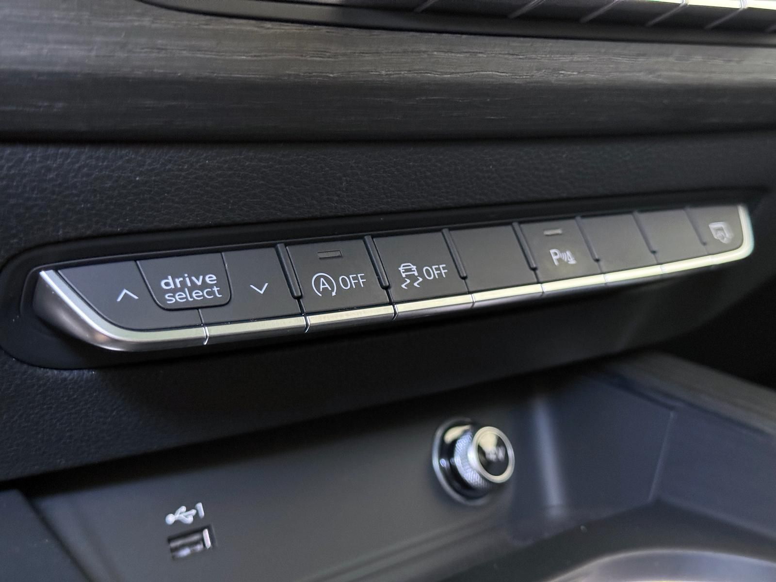 Fahrzeugabbildung Audi A4*40 TDI*S-LINE*PANO*MTRX*ACC*KEY*VIRTUAL*RCAM