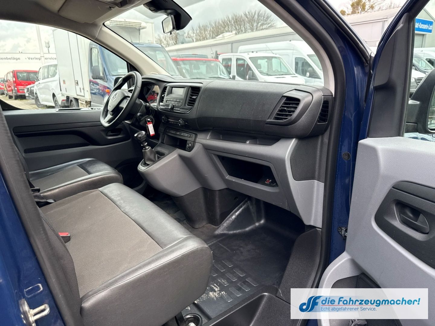 Fahrzeugabbildung Opel Vivaro Kasten Edition M 1.5 D  Musikstreaming To