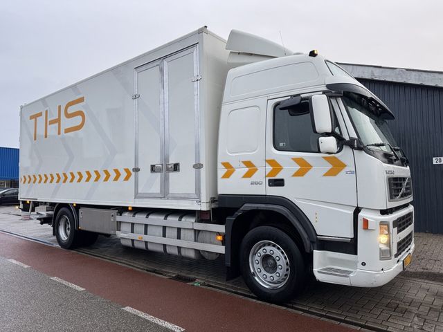 Volvo FM9, 9.0 Ton Front, 7.40 mtr Box, Taillift