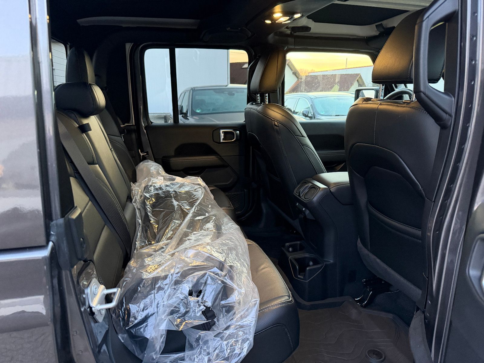 Fahrzeugabbildung Jeep Gladiator Overland 4WD/VOLL/NEUWAGENZUSTAND/