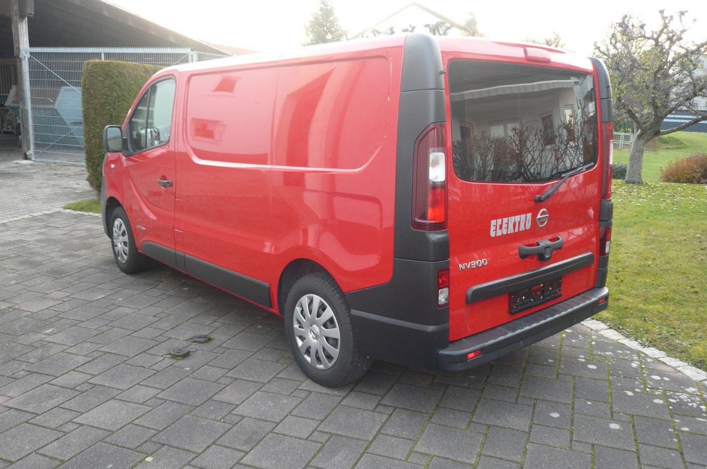 Nissan NV300