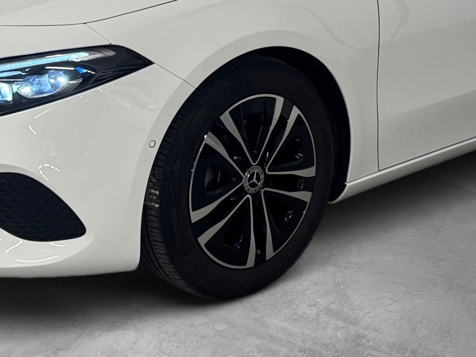 Fahrzeugabbildung Mercedes-Benz A 200 Lim Progressive*Pano*Totwinkel*MultiBeam*