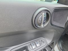 Fahrzeugabbildung Cooper Countryman Essential Trim