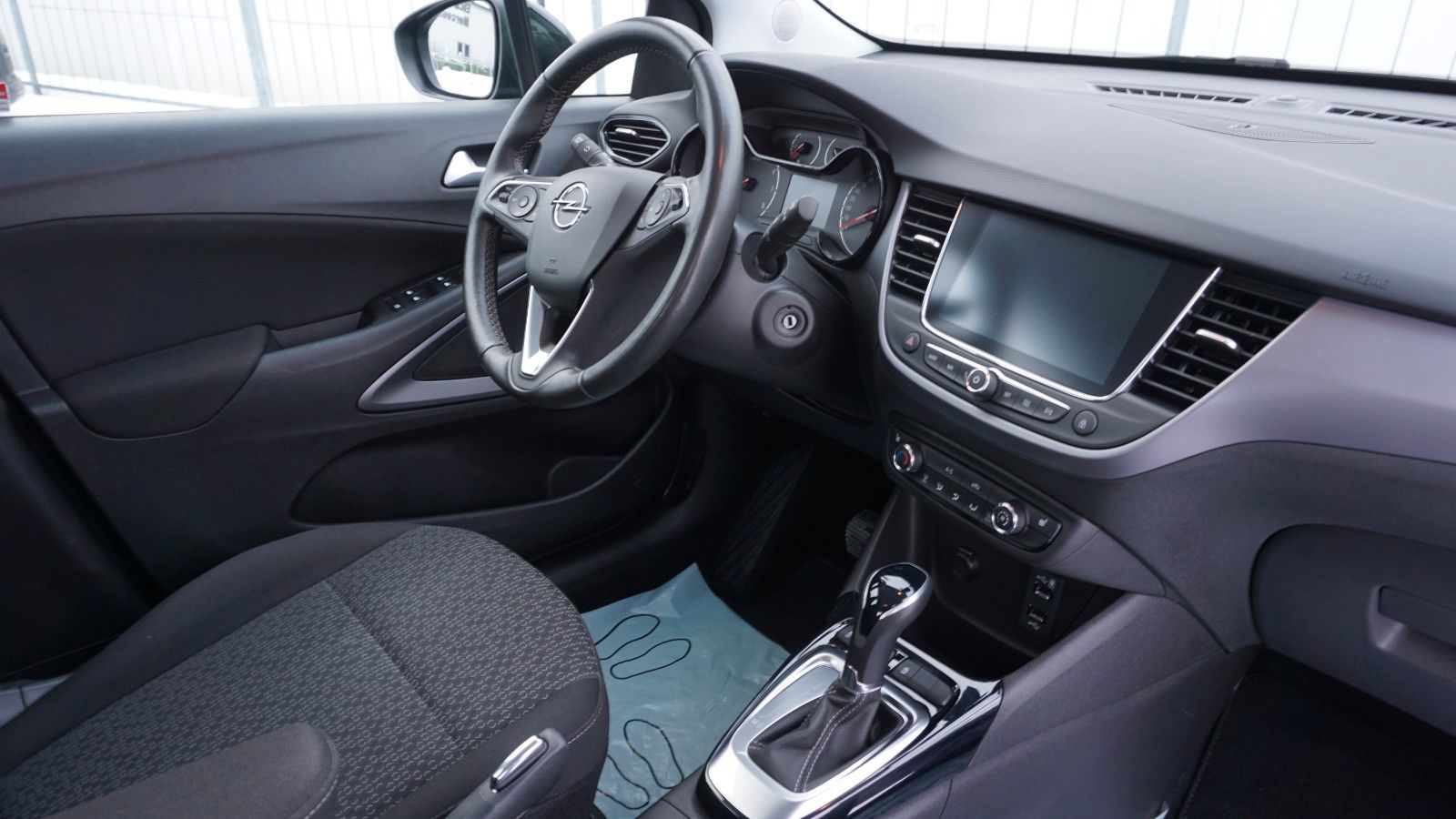 Fahrzeugabbildung Opel Crossland Edition, Navi, LED, Kamera, PDC