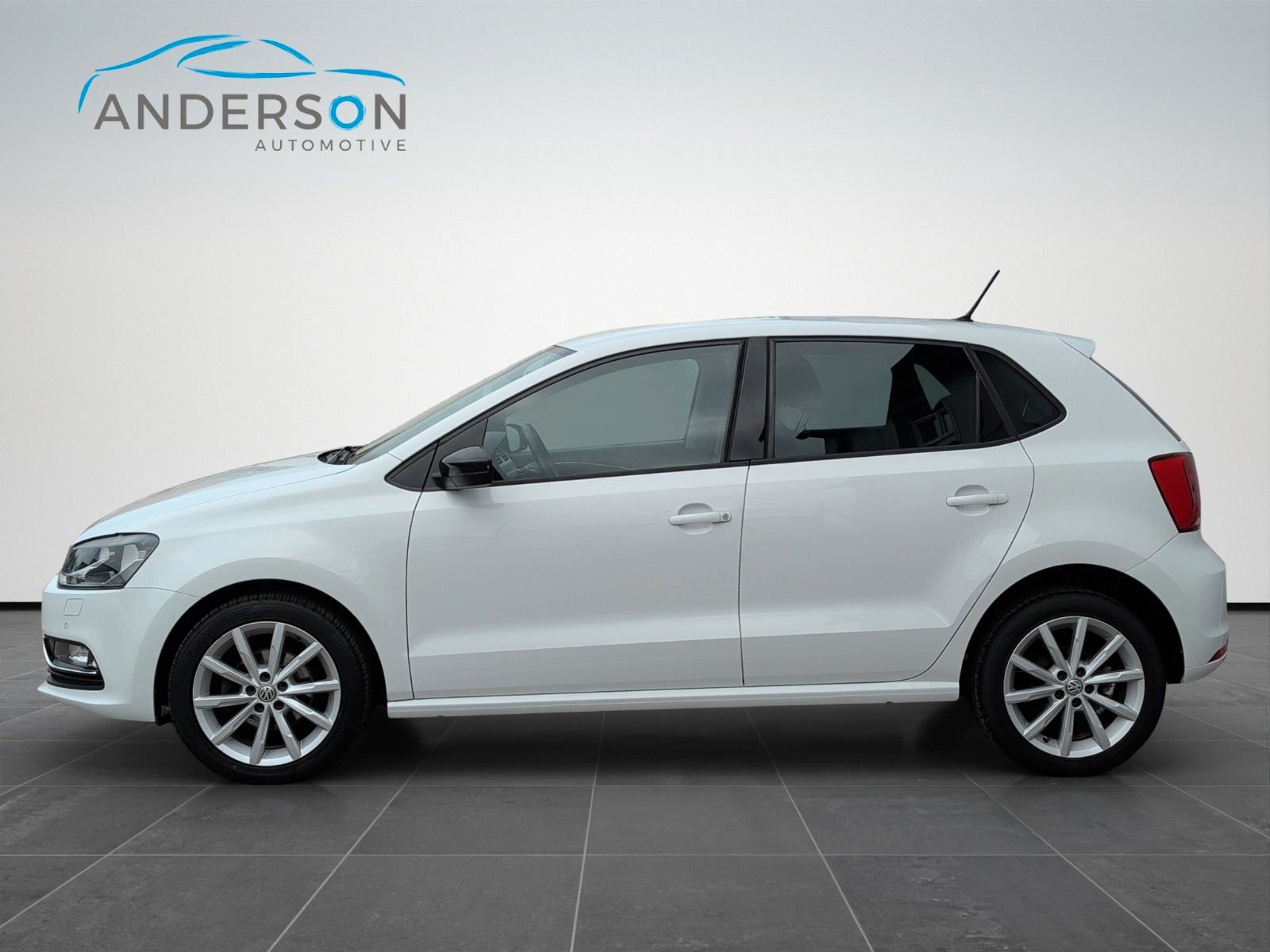 Fahrzeugabbildung Volkswagen POLO 1.2 TSI HIGHL DSG TEL APP KLIMAAUT 16" GRA