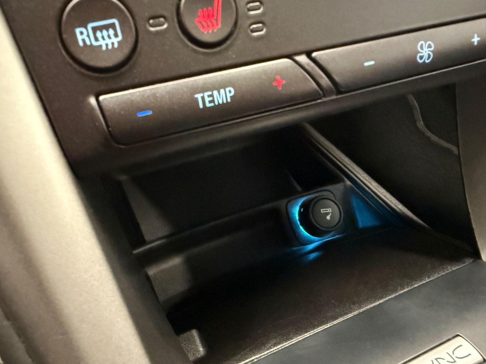 Fahrzeugabbildung Ford Mondeo Turnier Vignale, Navi, Business-Paket