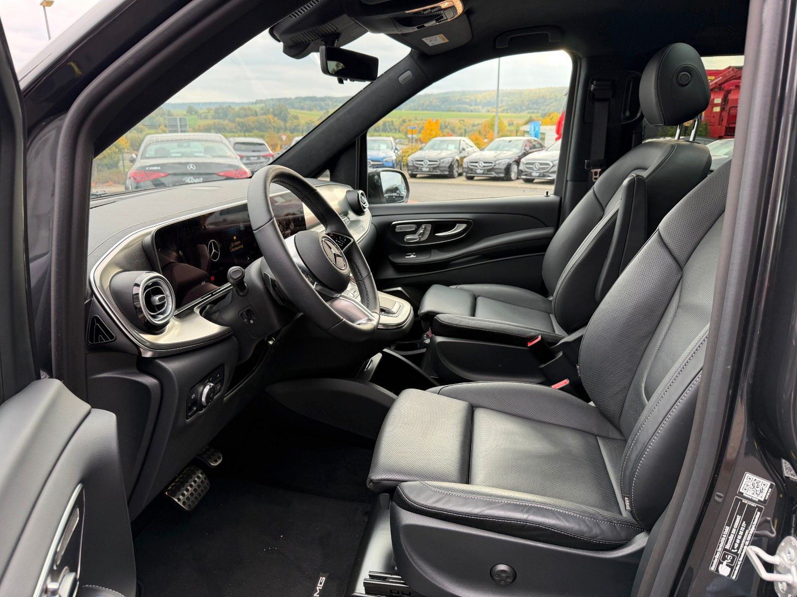 Fahrzeugabbildung Mercedes-Benz V 300 d 4MATIC EXCLUSIVE AMG Panorama Standheiz