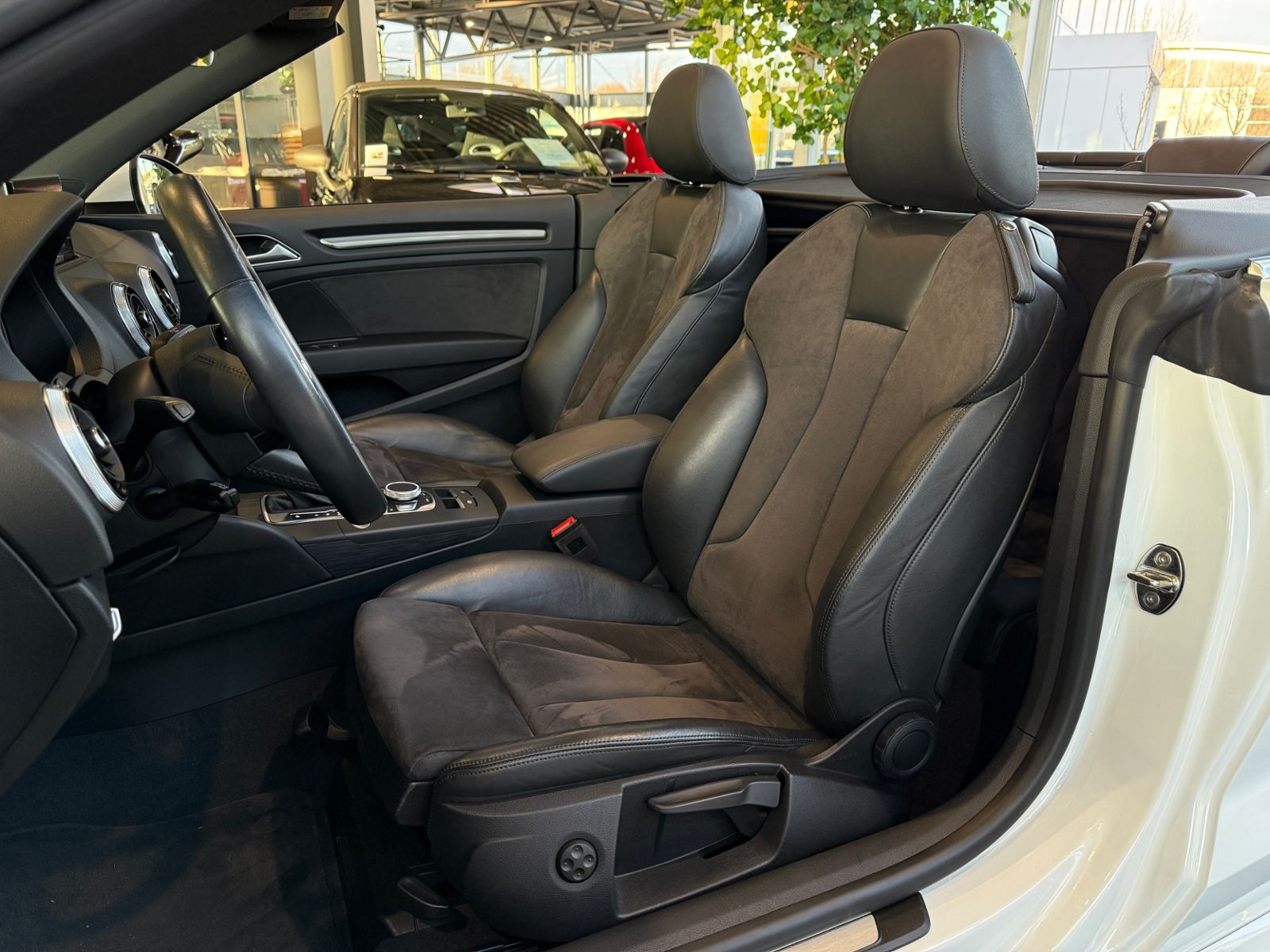 Fahrzeugabbildung Audi A3 Cabriolet 35 TFSI S line B&O ACC LED