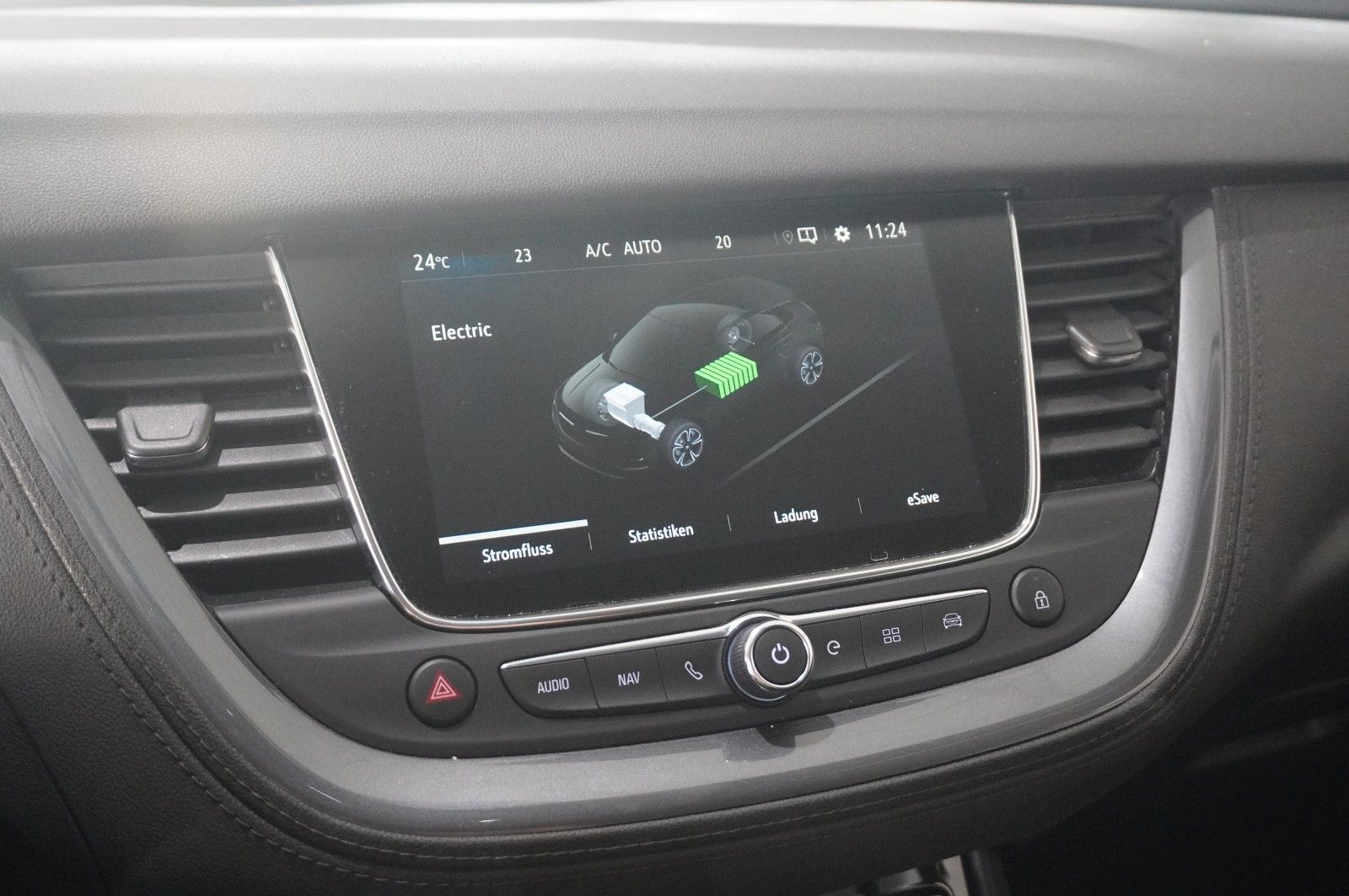 Fahrzeugabbildung Opel Grandland (X) 1.6 HYBRID ELEG. NAVI/360°/LED/DAB