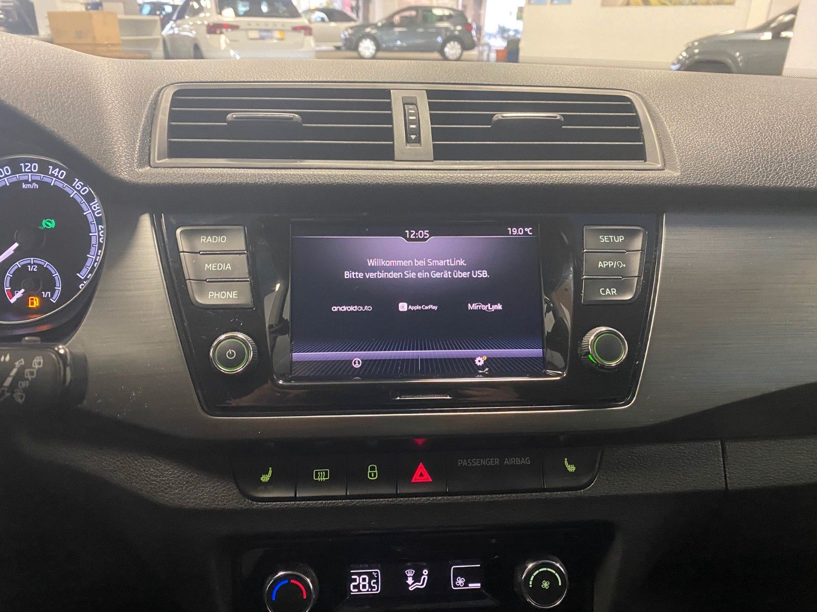 Fahrzeugabbildung SKODA Fabia 1.0 TSI DSG STYLE+Kamera+Mirror Link+ALU+