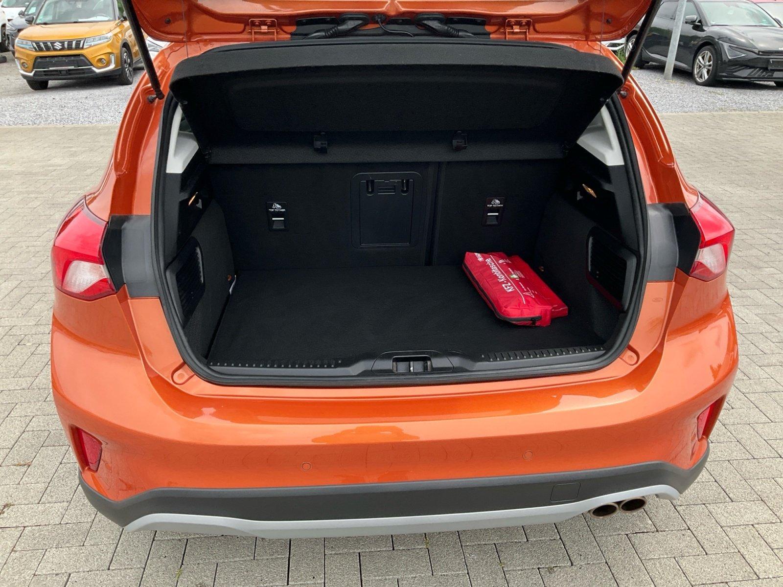 Ford Focus 1.5 EcoBoost Active NAVI LED PANO HUD