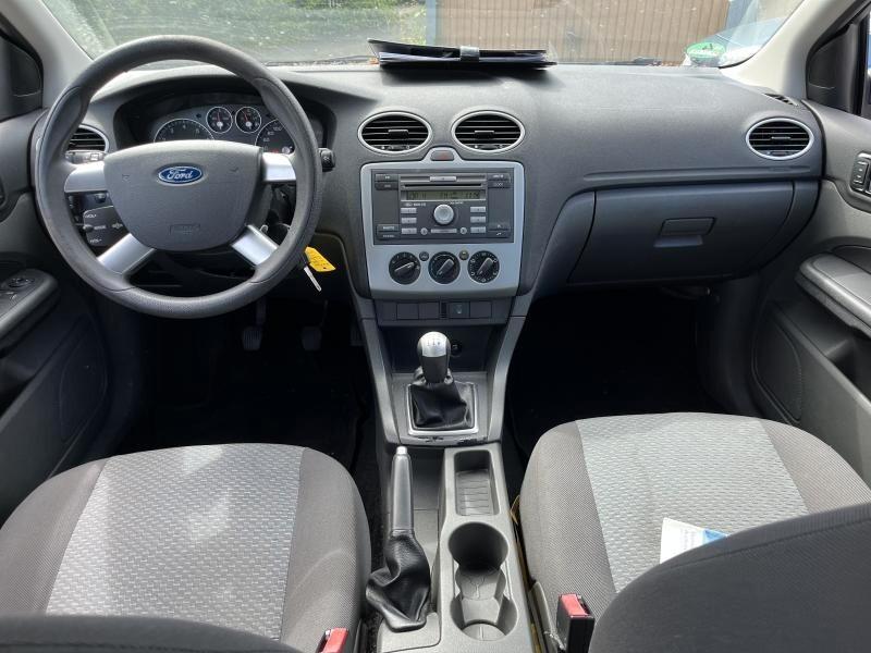 Ford Focus 2007 — photo 8
