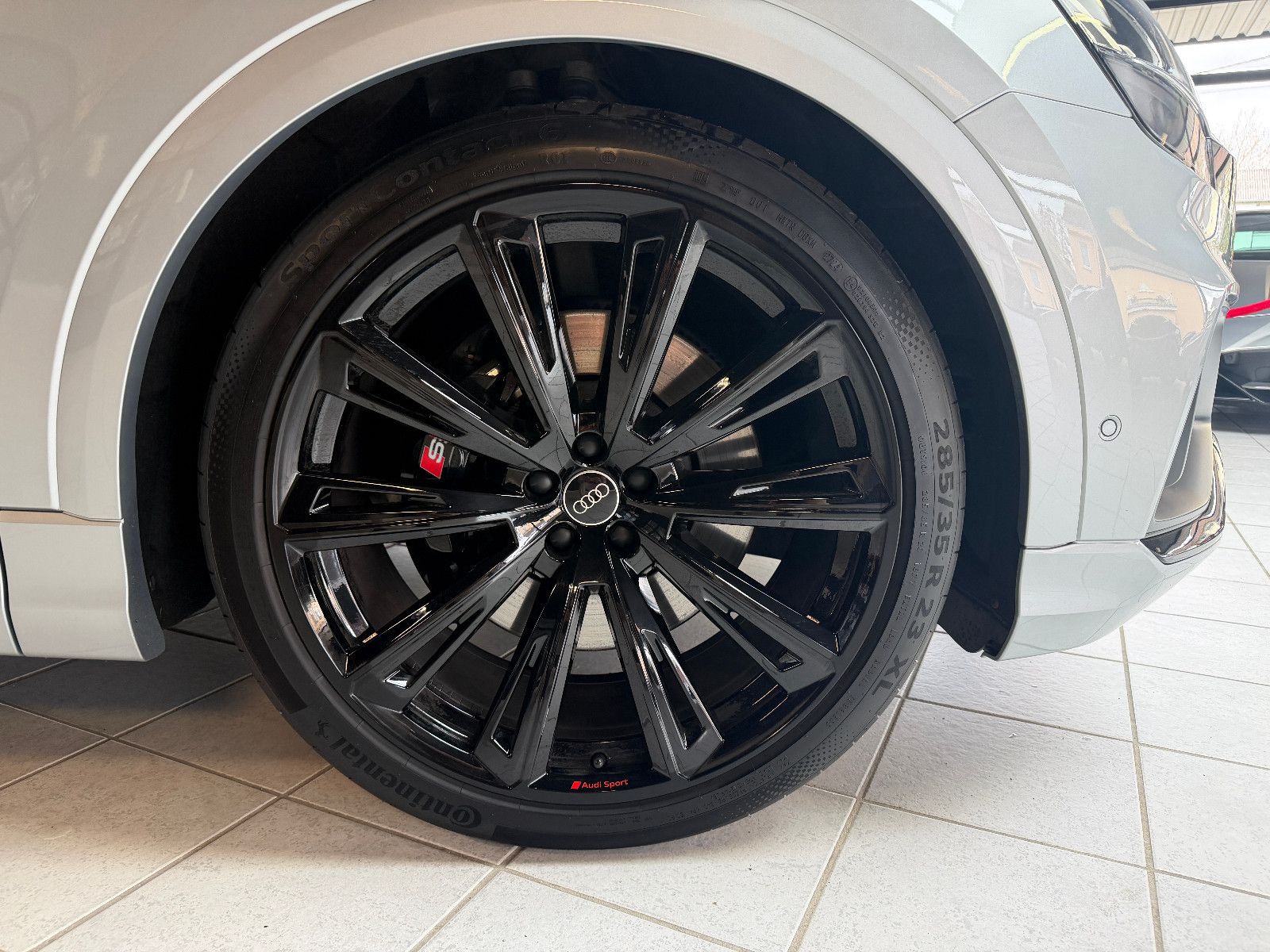 Fahrzeugabbildung Audi SQ8 4.0 TFSI quattro/EXCLUSIVE/ALCANTARA/BLACK