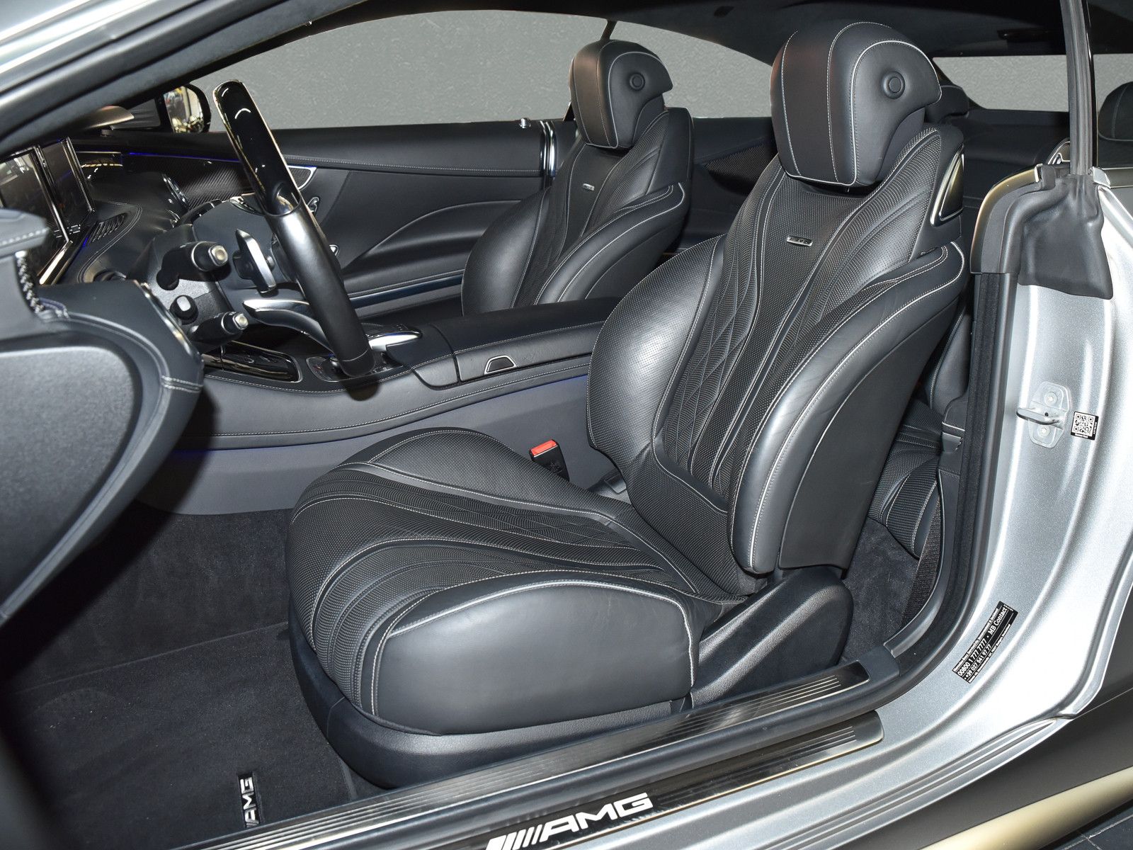 Fahrzeugabbildung Mercedes-Benz S 63 AMG 4 Matic - AMG Driver´s|Carbon|Designo