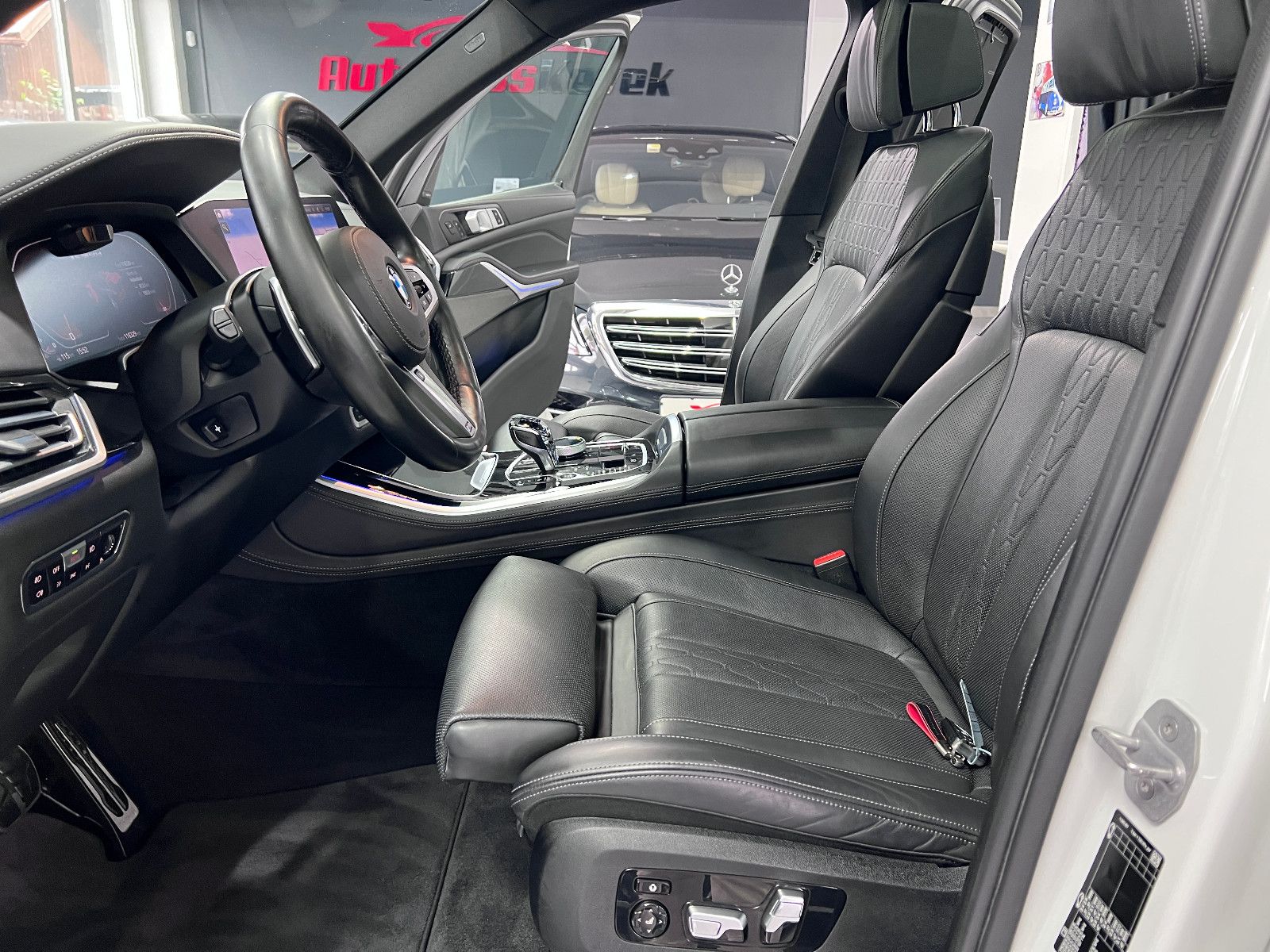 Fahrzeugabbildung BMW X5 M50d*LASER*SKY-LOUNGE*LUFT*7-SITZER*MASSAGE*