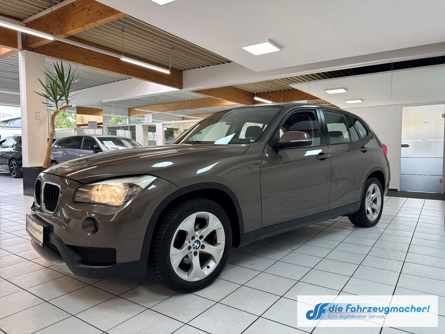 Fahrzeugabbildung BMW X1 18 i sDrive 18i Navi Klimaautom SHZ Rückfahrk
