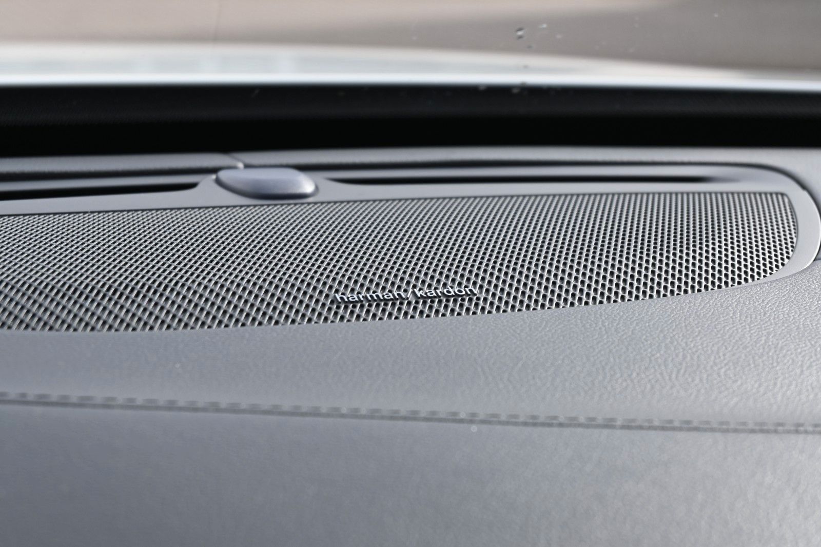 Fahrzeugabbildung Volvo XC90 D5 R-Design*VOLL*PANO*LUFT*255PS*MIETKAUF