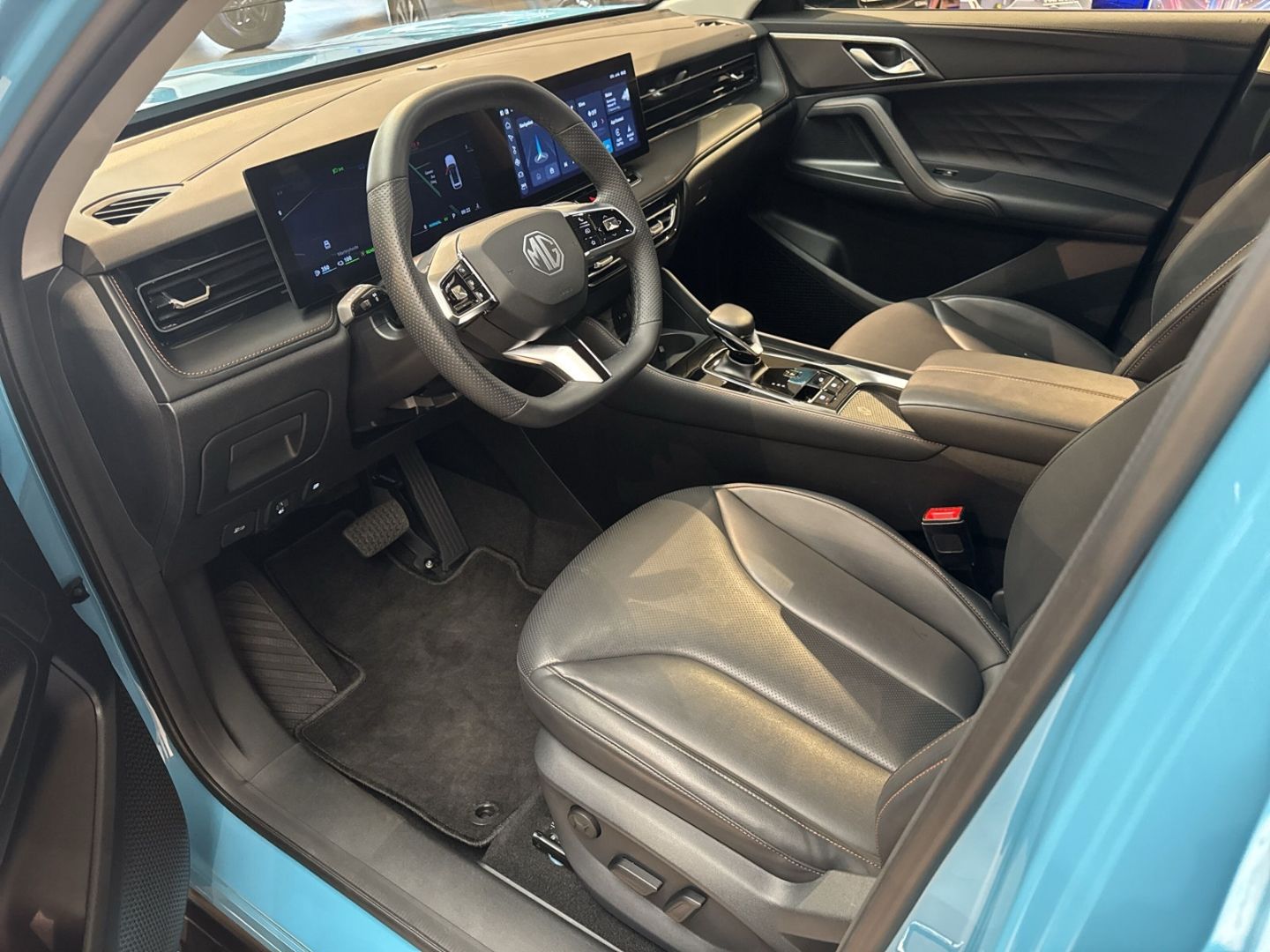 Fahrzeugabbildung MG HS 1.5 PHEV 200 kW Luxury EU6e Navi Leder Memory