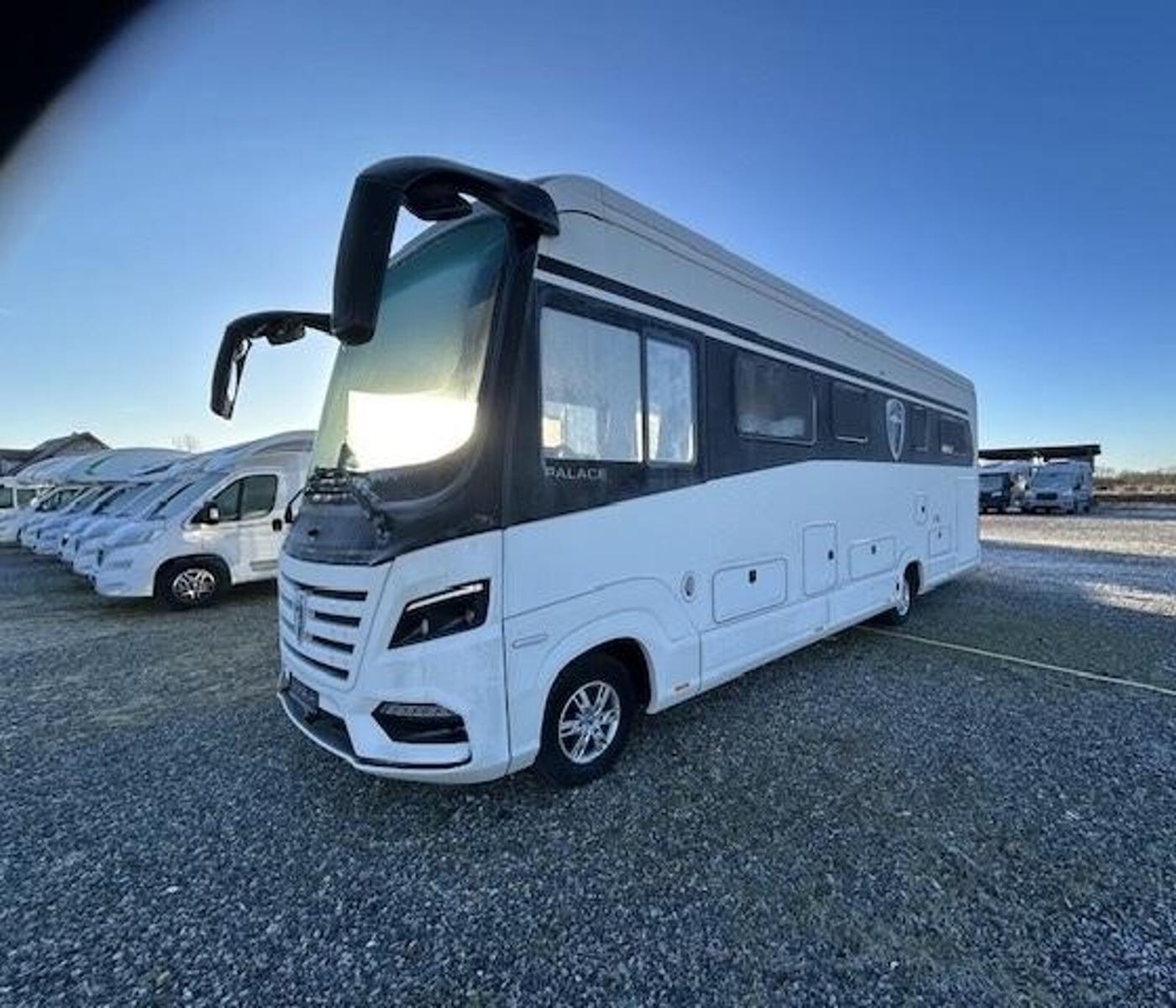 Morelo Palace 93 MB 180PS/Autom/Vollausstattung/AHK/Mar