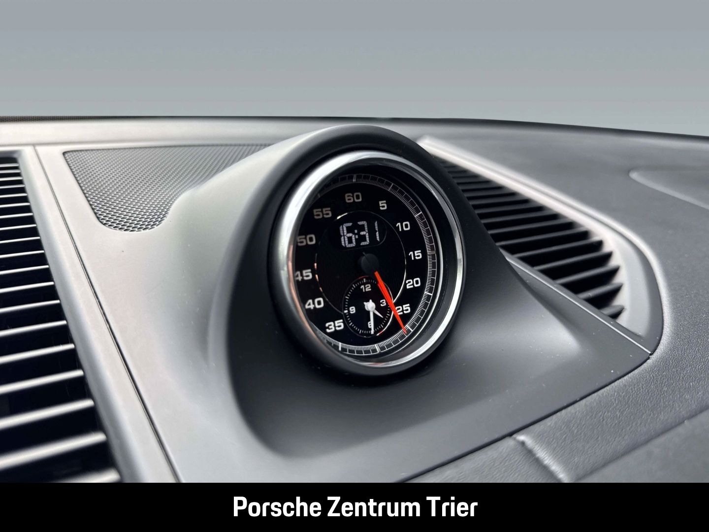 Porsche Macan Turbo Sportabgasanlage Surround-View PASM foto 21