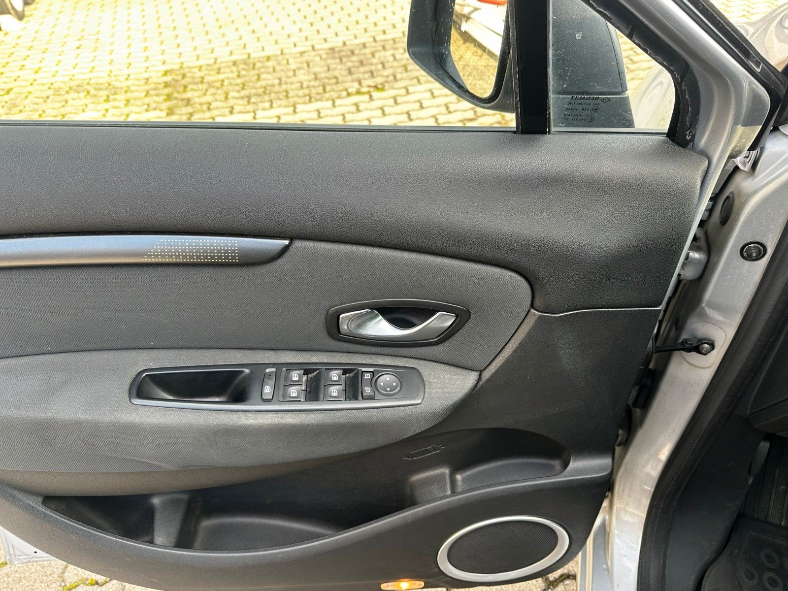 Fahrzeugabbildung Renault Scenic III Dynamique