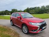 Mitsubishi Outlander 2.4 MIVEC PLUG-IN HYBRID 4WD Basis...