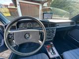 Mercedes-Benz 190 E - Mercedes-Benz 190 mit Benzin-Antrieb: Limousine, mit Klimaanlage
