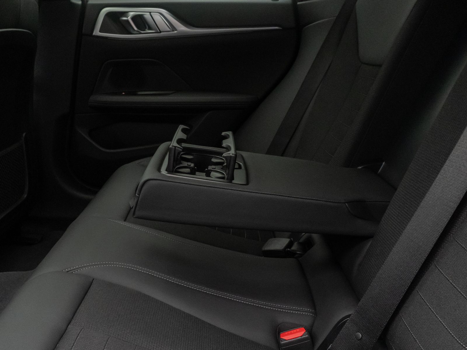 Fahrzeugabbildung BMW i4 eD40 GC Kamera HiFi GeschwindigReg Widscreen